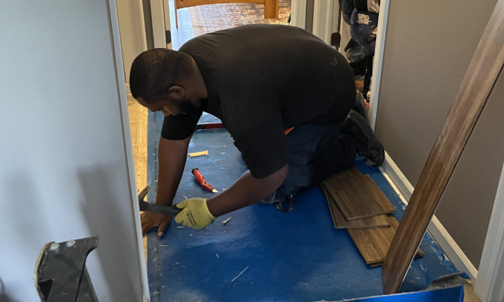 fci-flooring-team-installing-carpet